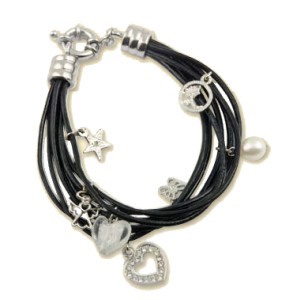 Armband mit sieben verschiedenen Anhängern