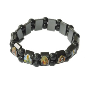 Armband mit Perlen und Bildplaketten