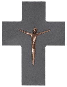 Schieferkreuz mit Korpus aus Bronze