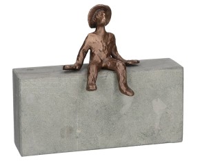 Betrachten - Bronzefigur auf Anröchter Blaustein