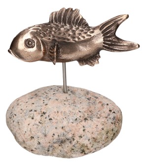 Bronzefigur Fisch auf Kieselstein