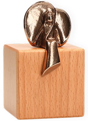 Bronzefigur Engel der Gelassenheit auf Würfel aus Holz mit Wandaufhängung