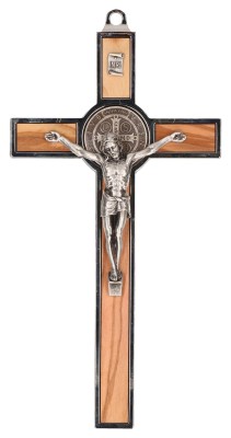 Kreuz mit Korpus aus Metall